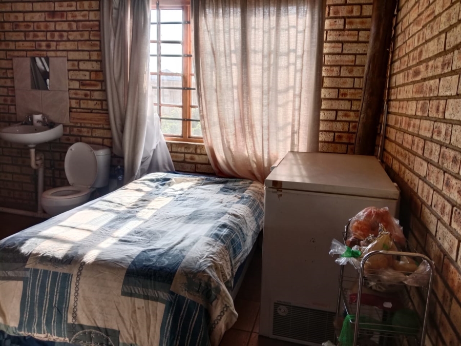 5 Bedroom Property for Sale in Kuruman Northern Cape